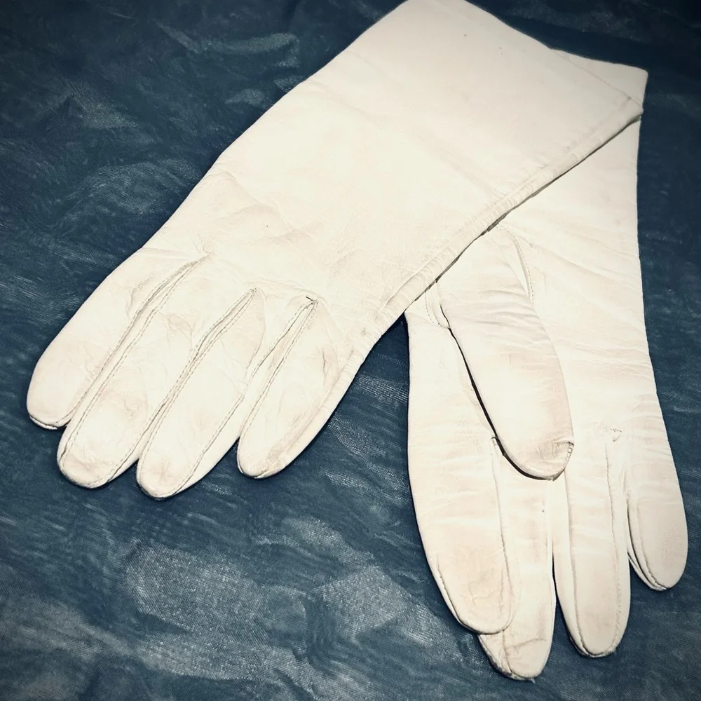 Vintage 50s Ivory White Leather Mid length Gloves size small